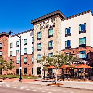 Cobblestone Hotel & Suites